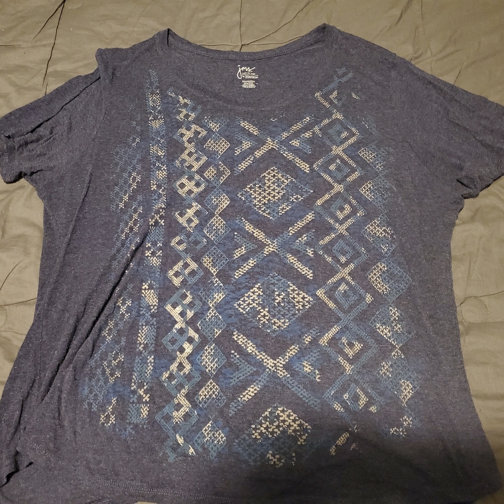 Tee shirt